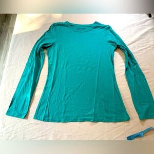 New long sleeve tee. L